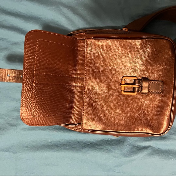 Authentic Louis Vuitton cross body messenger bag. Excellent condition. - Picture 5 of 9